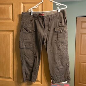 Cargo Capris